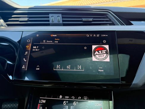 Used 2024 Audi Q8 e-tron Premium AWD/4WD image 20