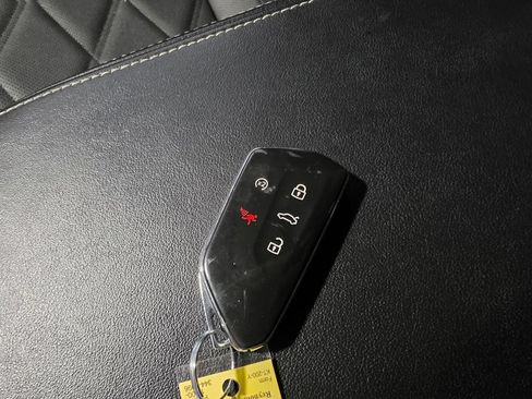 Used 2025 Volkswagen Atlas SE FWD image 10