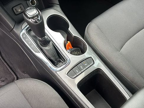 Used 2019 Chevrolet Cruze LT w/ Sun And Sound Package FWD image 21