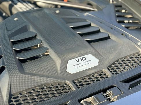 Used 2021 Lamborghini Huracan EVO RWD image 23