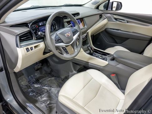 Certified 2023 Cadillac XT5 Premium Luxury w/ LPO, Floor Liner Package image 10