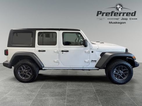 Used 2024 Jeep Wrangler Unlimited Sport AWD/4WD image 8