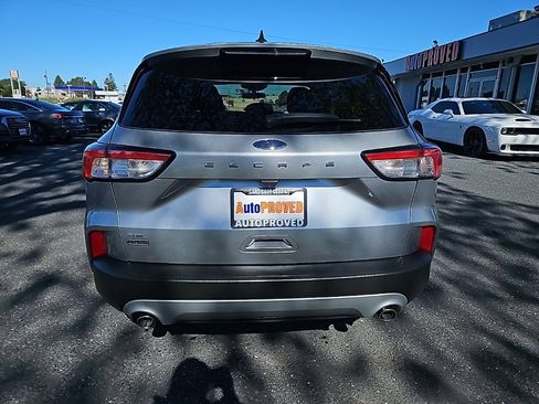 Used 2022 Ford Escape SE image 6