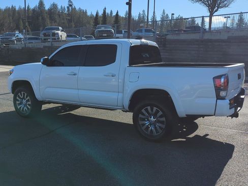 Used 2023 Toyota Tacoma Limited image 4