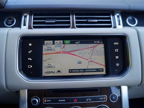 Used 2016 Land Rover Range Rover HSE image 18