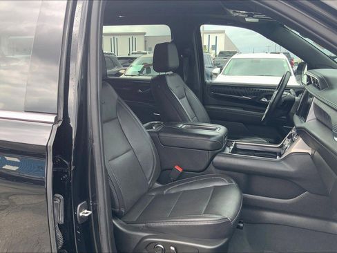 Used 2023 GMC Yukon XL Denali AWD/4WD image 7