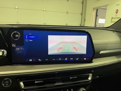 Certified 2025 Chevrolet Traverse LT image 19