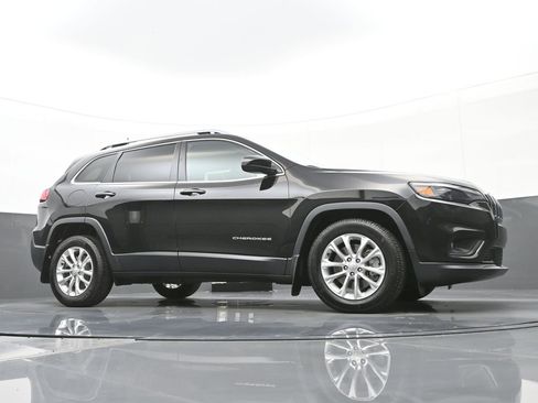 Used 2019 Jeep Cherokee Latitude w/ Popular Appearance Group FWD image 39