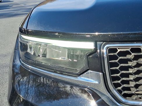 Used 2023 Jeep Grand Cherokee Overland AWD/4WD image 12
