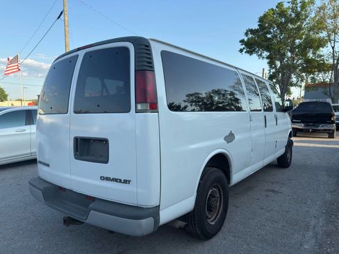Used 2002 Chevrolet Express 3500 Extended Passenger RWD image 7