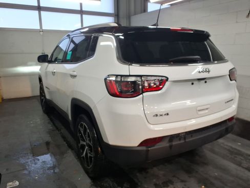 Used 2025 Jeep Compass Limited image 4