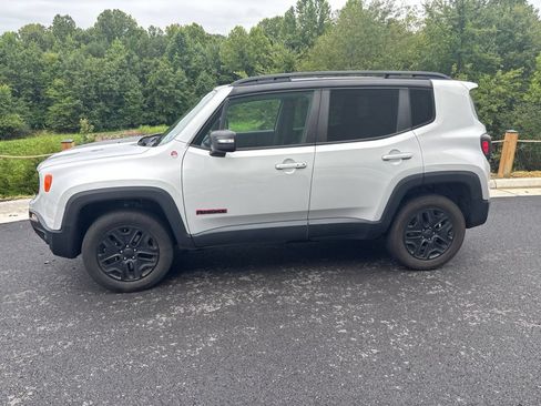 Used 2018 Jeep Renegade Trailhawk AWD/4WD image 1