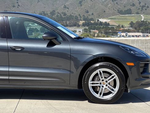 Used 2022 Porsche Macan AWD/4WD image 36