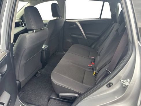Used 2018 Toyota RAV4 XLE AWD/4WD image 12