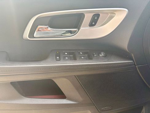 Used 2017 Chevrolet Equinox LT w/ Convenience Package FWD image 14