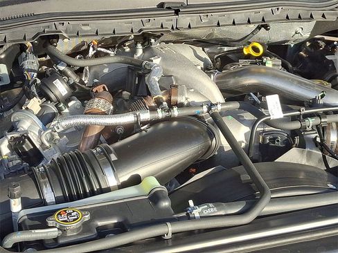 Used 2022 Ford F450 Platinum w/ FX4 Off-Road Package image 28