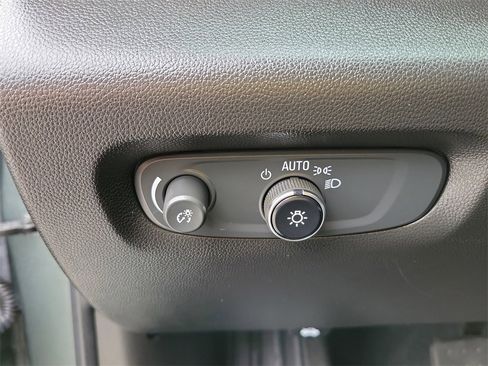 Certified 2023 Chevrolet Traverse LT image 34