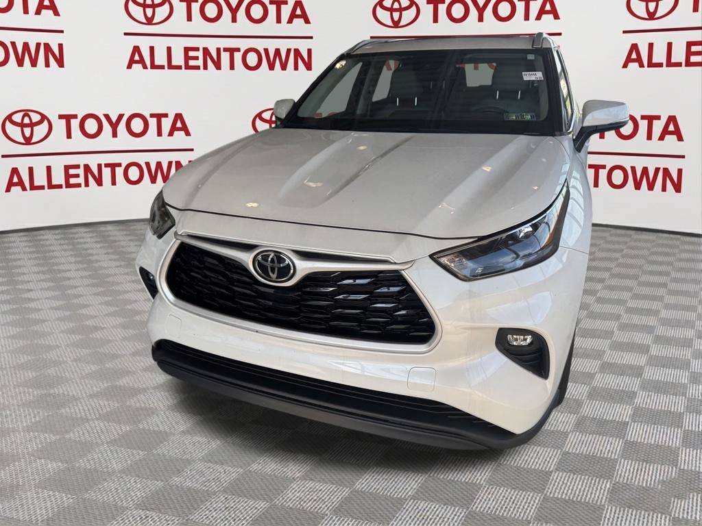 Used 2023 Toyota Highlander XLE FWD image 12