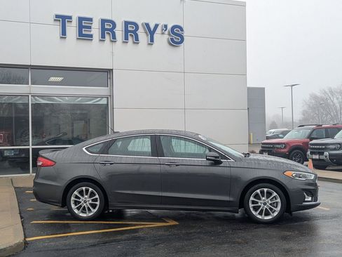 Used 2019 Ford Fusion Energi Titanium image 2