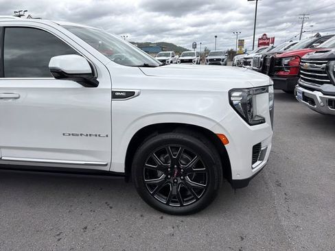 Used 2024 GMC Yukon Denali w/ Denali Reserve Package AWD/4WD image 4