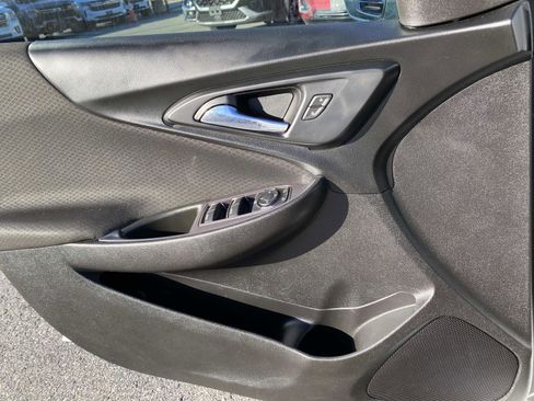 Used 2021 Chevrolet Malibu LT image 32