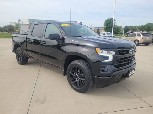 Used 2024 Chevrolet Silverado 1500 RST w/ Protection Package AWD/4WD image 4