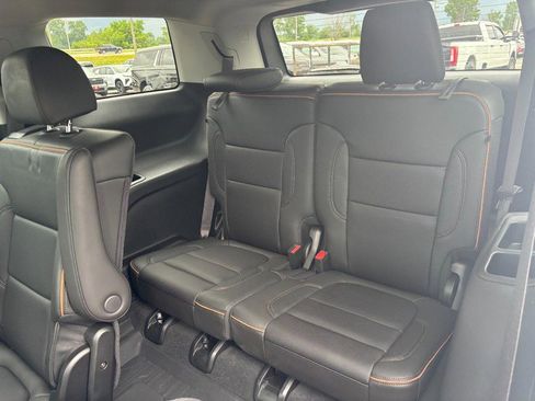 Used 2023 GMC Acadia AT4 w/ Technology Package AWD/4WD image 10