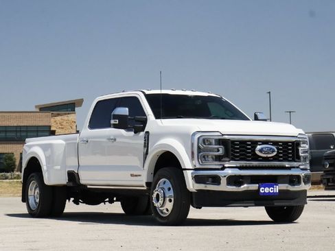 Used 2025 Ford F450 King Ranch w/ Chrome Package AWD/4WD image 26
