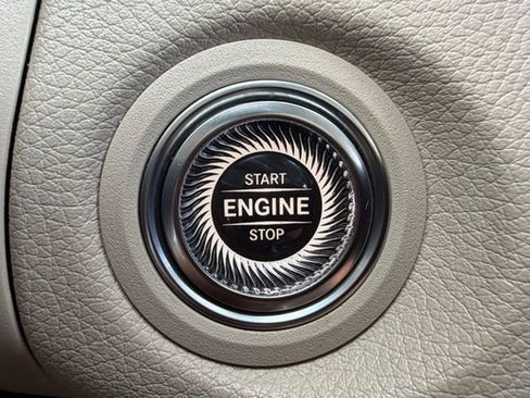 Used 2022 Mercedes-Benz GLC 300 4MATIC image 23