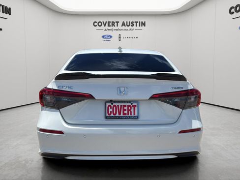 Used 2024 Honda Civic Touring image 4