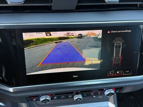 New 2025 Audi Q3 2.0T Premium image 25