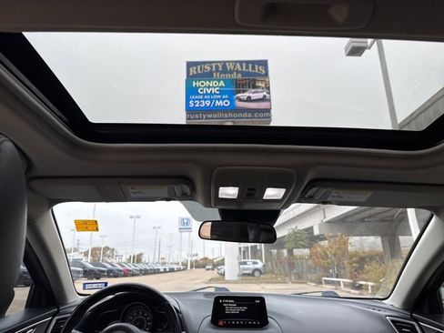 Used 2017 MAZDA MAZDA3 Touring w/ Popular Equipment Package image 13