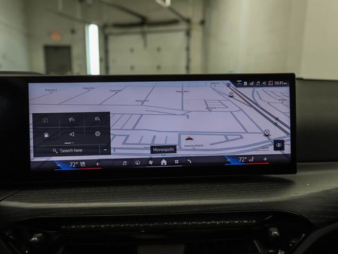 Used 2025 BMW 330i xDrive Sedan w/ Premium Package image 18