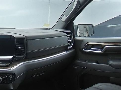 Used 2024 Chevrolet Silverado 1500 LT Trail Boss w/ LT Trail Boss Premium Package AWD/4WD image 22