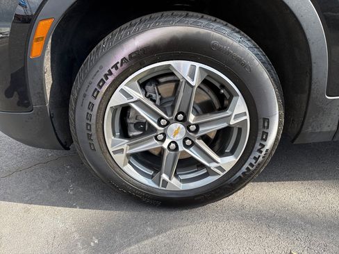 Used 2025 Chevrolet Blazer LT image 9