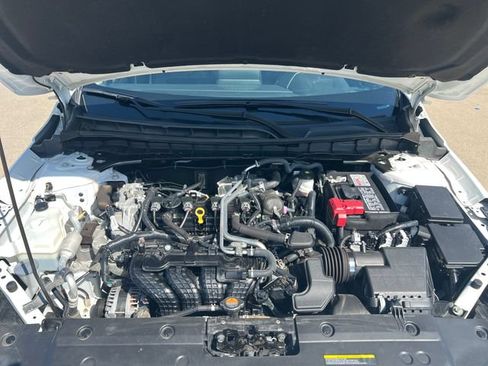 Used 2025 Nissan Altima 2.5 SV FWD image 15