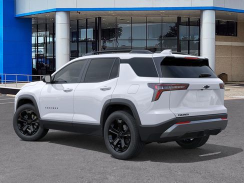 New 2026 Chevrolet Equinox LT image 3