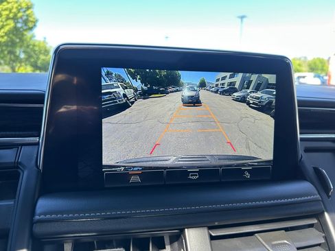 Used 2023 GMC Yukon SLT w/ Max Trailering Package AWD/4WD image 23