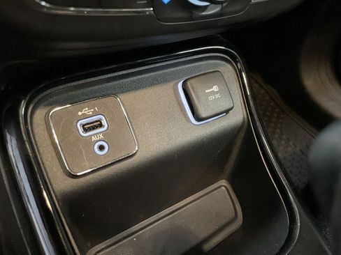 Used 2021 Jeep Compass Latitude FWD image 28