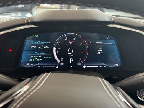 Used 2025 Chevrolet Corvette Stingray image 17