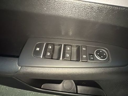 Used 2024 Kia Forte LXS image 9