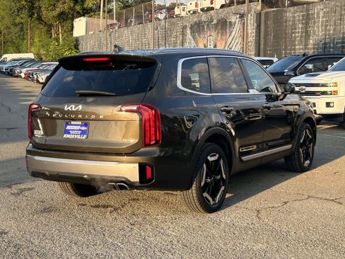 Used 2025 Kia Telluride S FWD image 7