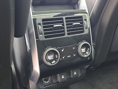 Used 2019 Land Rover Range Rover Sport HSE AWD/4WD image 18