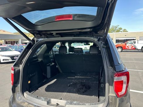 Used 2017 Ford Explorer Limited w/ Equipment Group 301A image 5