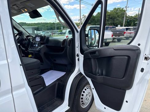 Used 2024 RAM ProMaster 2500 w/ Convenience Group FWD image 40