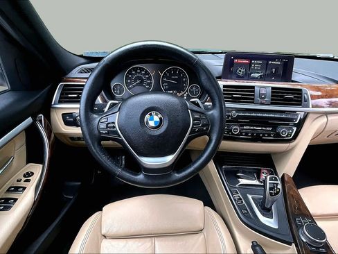 Used 2018 BMW 330i xDrive Sedan AWD/4WD image 6