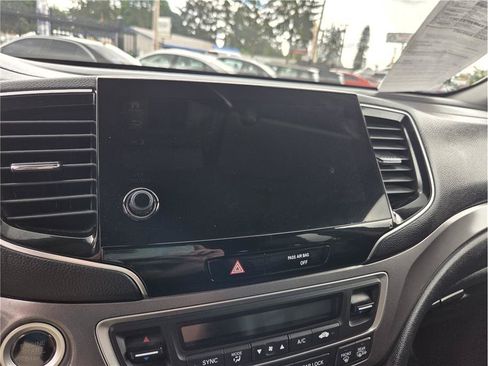 Used 2020 Honda Pilot Black Edition image 18