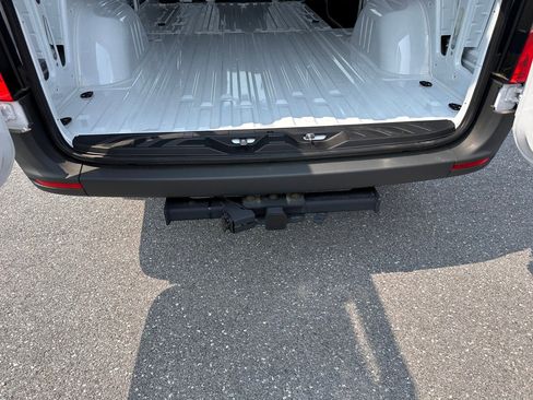 Used 2025 Mercedes-Benz Sprinter 2500 image 22