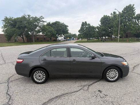 Used 2007 Toyota Camry LE FWD image 5