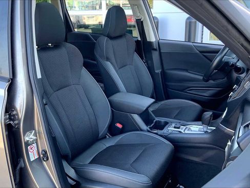Used 2020 Subaru Forester Premium AWD/4WD image 8